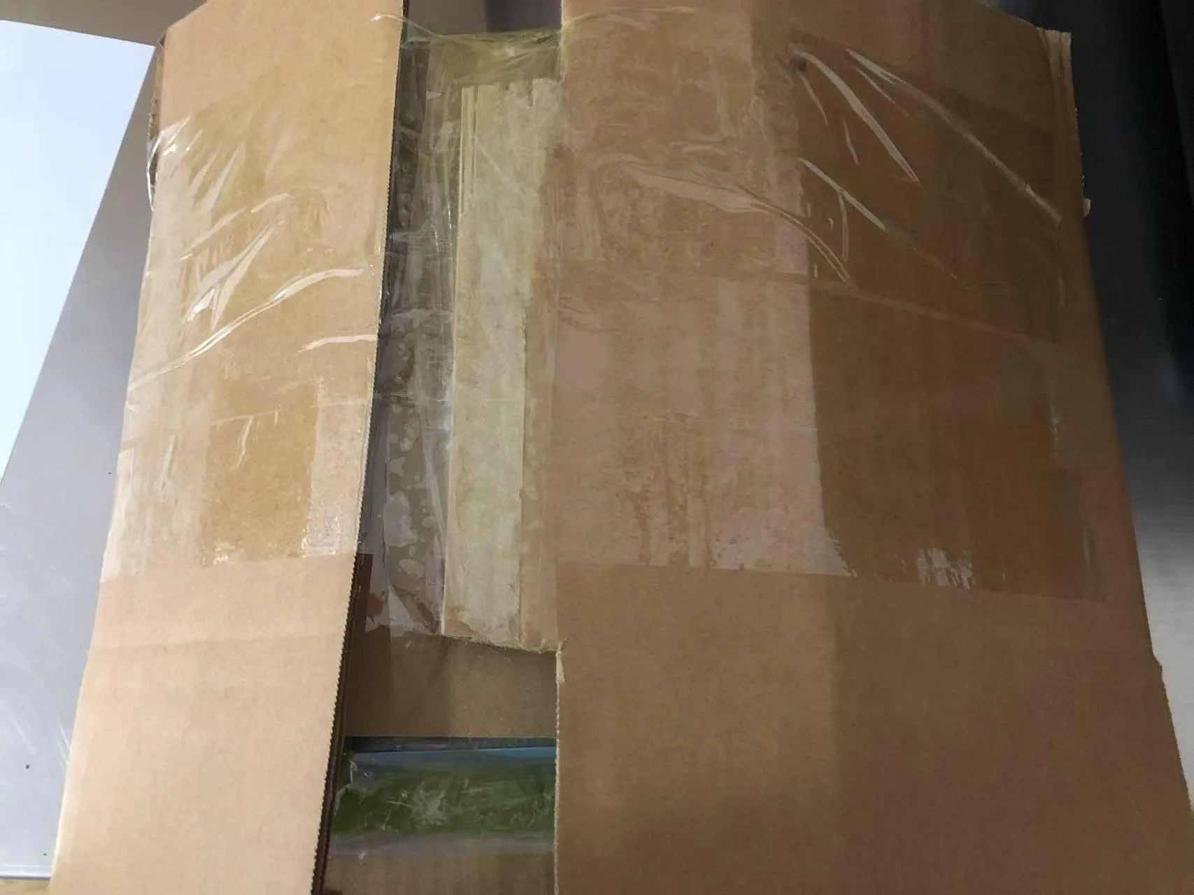 Напредокот на испраќање на преносни детски налепници во Уганда