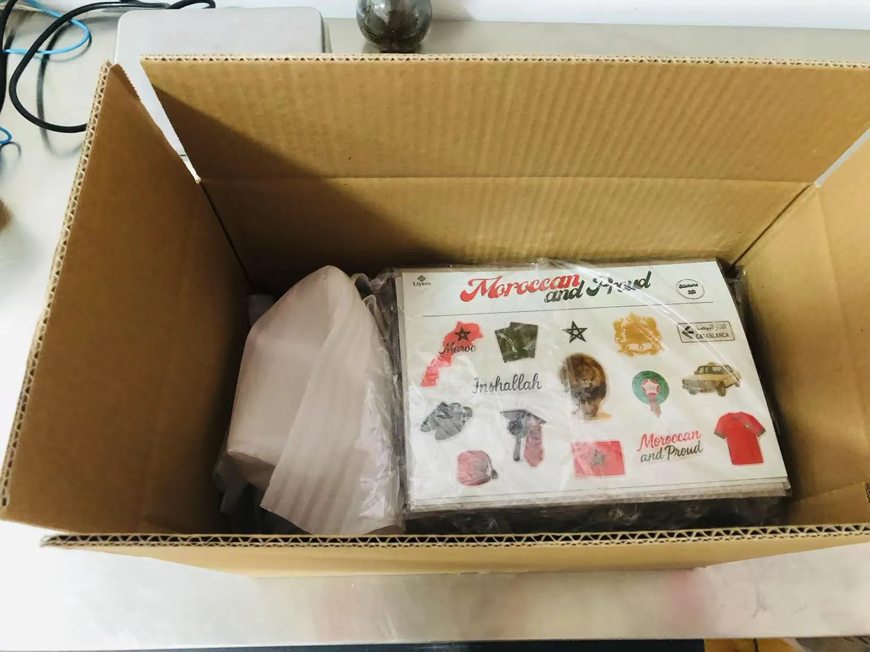 Клиентот повторно ги нарача етикетите со епоксидна смола JOJO Pack