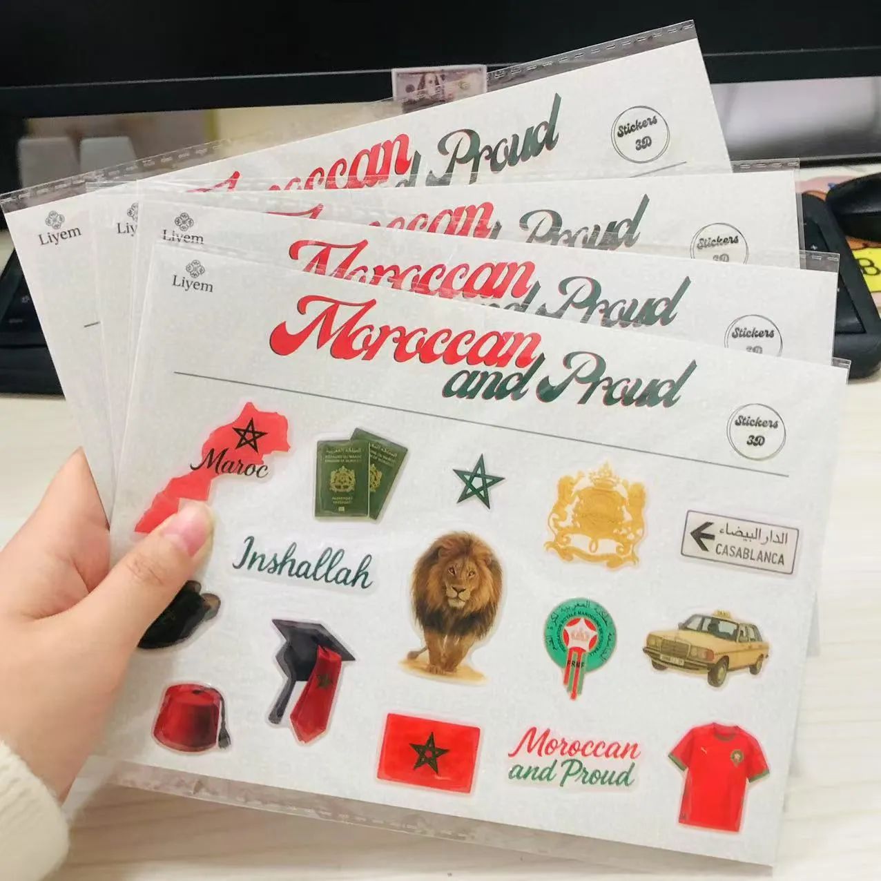 Налепници од купола епоксидна смола